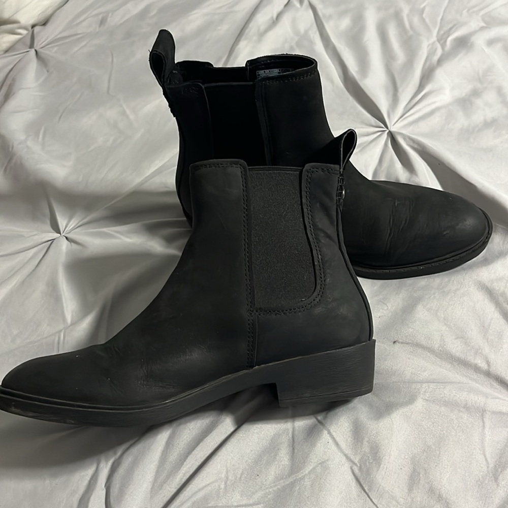 UGG Emmeth Waterproof Leather Chelsea Boots Black Size 7 - Picture 2 of 3